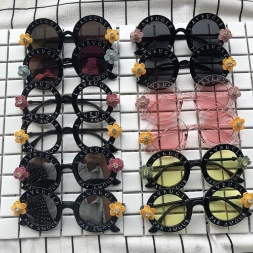 Original 12 Design Fashion Women Sunglasses Retro Rhinestone Sunglasses for Women Handmade Flower with Pearl Beach Sunglasses