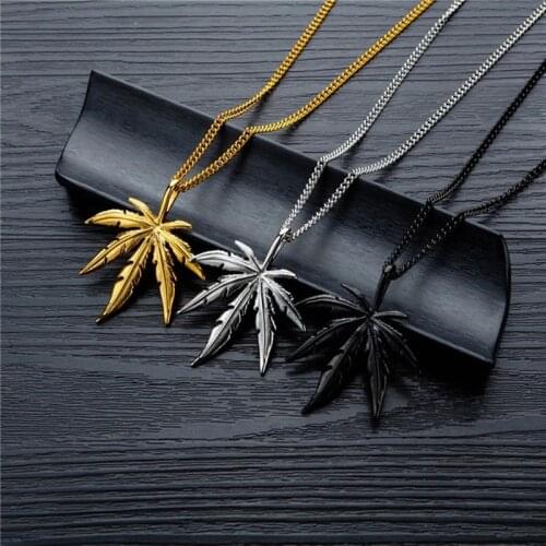 Maple Leaf Necklace Hemp Leaf Pendant Charm Chain Necklace for Men and Women Hip Hop Stainless Steel Necklaces Jewelry Gift