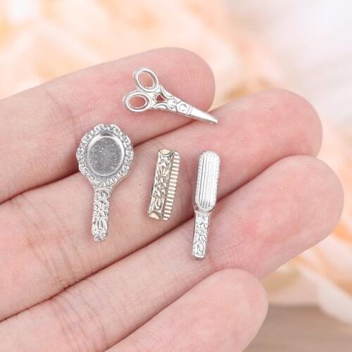 4pcs/set 1:12 Dollhouse Miniature Practical Bathroom Accessory Comb Mirror Kits