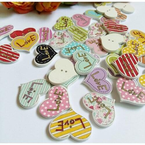 40Pcs/lot Random Mixed 2 Holes Painting Heart Woode Buttons For Craft botones decorativos Scrapbook Sewing accessories