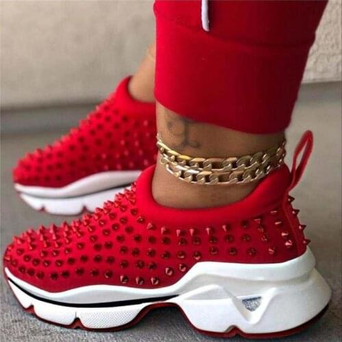 New Rivet Flat Shoes Fashion Vulcanize Shoes Suede Wedges Shoes for Women Sneakers Women Slip-On Casual Plues Size Black Red