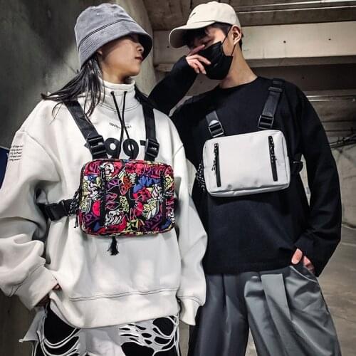 Streetwear Graffiti Men Bag Tactical Vest Hip Hop Unisex Cross Body Chest Bags Packs 2020 Fashion Punck Chest Rig Vest Waist Bag