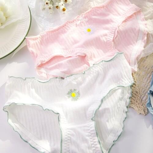 Pure Cotton Thread Womens Underwear Mid Waist Panties Embroidery Lovely Girls Hip Lifting Lingerie Breathable Soft Briefs