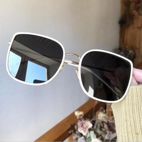 2021 Goggle Fashion Glasses Square Sunglasses Ladies Europe Hot Metal Sun Glasses Female Elegant Womens White Black Eyewear