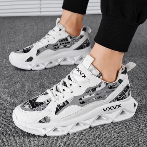 Men Running Shoes 44 Breathable Lightweight Fashion Men Jogging Sneakers 43 Outdoor Non-slip Casual Heighten Mens Sports Shoes