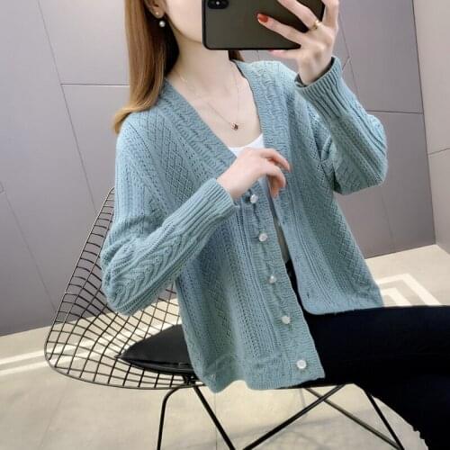 19924 (3 on 3 ranked no. 2) make v-neck Fried dough twist pure color knitted cardigan button 42