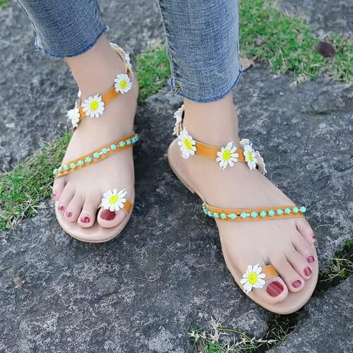Yellow Rhinestone Buckle Summer Women Shoes Flat Women Comfortable Beach Sandals Plus Sweet Flowers Size 35-44 Sandals