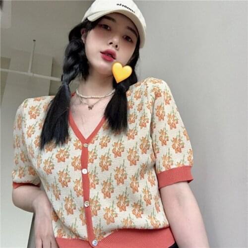Retro V-neck Short Cardigan Womens T-shirt Thin Summer 2021 New Korean Slim Fit Short Sleeve Top