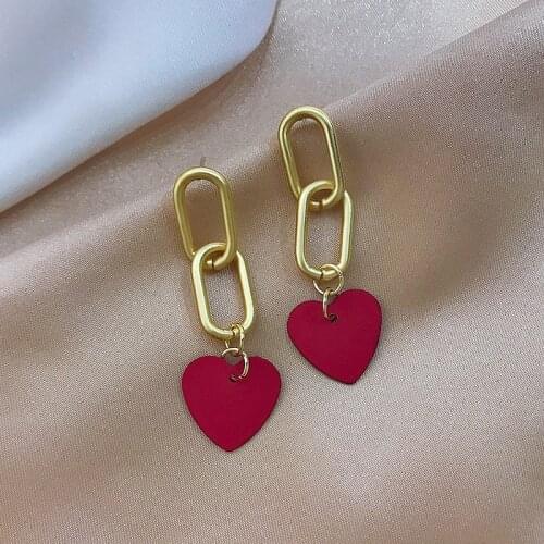 Elegant Red Heart Earrings Retro Temperament Metal Chain Long Stud Earrings Golden Accessories Fashion Jewelry