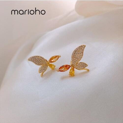 Marioho 2020 Fashion Korean Butterfly Earrings Simple Female Small High-end Atmospheric Ear Jewelry Exhibition Birthday Party