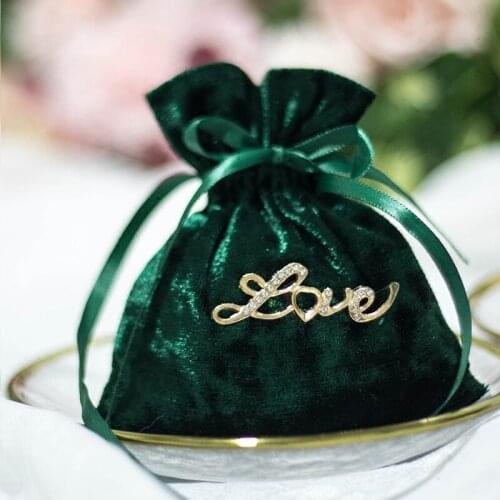 50PCS lot Dark Green Velvet Wedding return gifts package Birthday Anniversary Chocolate container Party Candy bag for guests