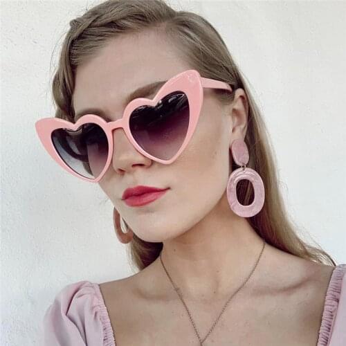 Fashion Vintage Heart Sunglasses Women Love Retro Cat Eye Sunglasses for Women Black White Glasses Zonnebril Vrouwen SP02