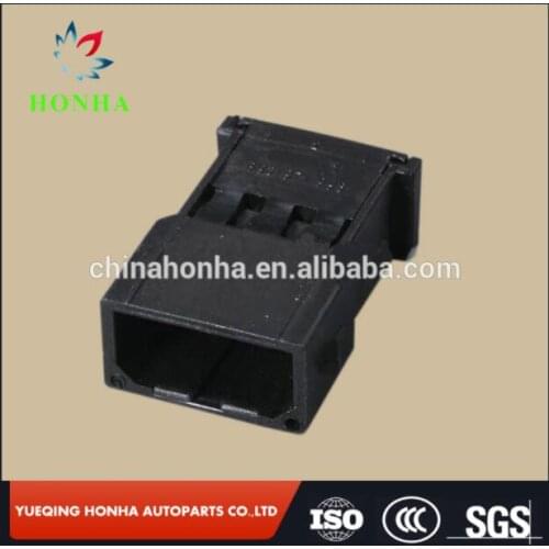 Free shipping 10pcs 3pin auto plastic housing electric plug 893 971 993 2.8mm wiring harness cable connector 893971993