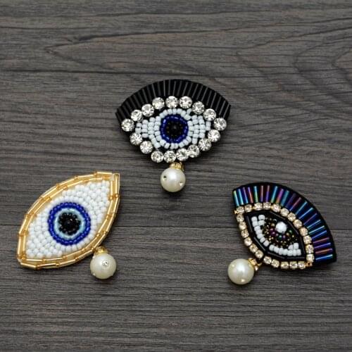 Hand embroidery beaded pearl eyes patch with pin for DIY brooch badge clothes bag shoes suit Hand account Accessories ornament