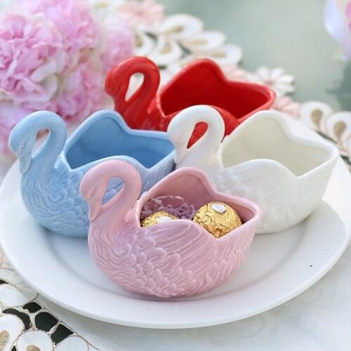Wedding Ceramic Swan Candy Box Wedding Gifts Return Ceremony with Hand Ceremony on The 100th Day of The Full Moon
