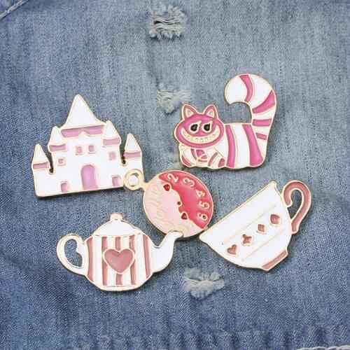 Cartoon Brooch Women Girl Pins Creative Castle Clock Teapot Cat Brooches Pink Cute Kawaii Brooch Exquisite Small Brooches Gift