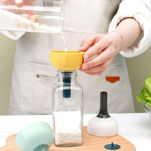 Multifunctional Funnel Food Grade Silicone Gel Folding Funnel Oil Can Liquid Filling Filter Separator Creative Kitchen Tools