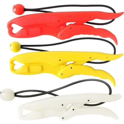 Small Plastic Fishing Gripper Controller Fish Lip Gripper Mini Gripper Hot Fishing Tool Fishing Tackle Fishing Tool