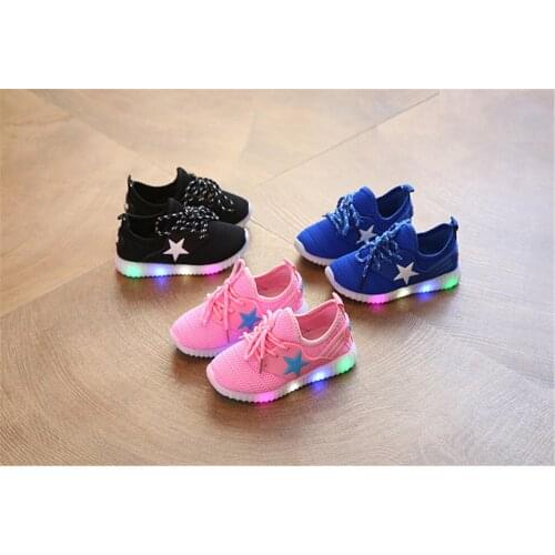 Childrens Led Shoes With Lights Stars Marquee Flashing Coconut Sneakers Sports Breathable Popular Fashion Hot Style Chaussures