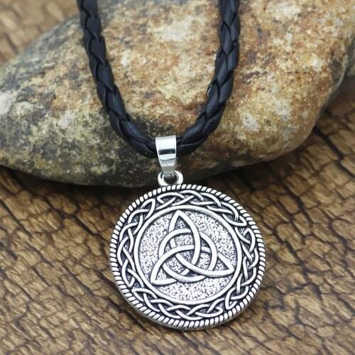 Fashionable Nordic Mythology Viking Celtic Knot Triangle Symbol Round Metal Pendant Necklace