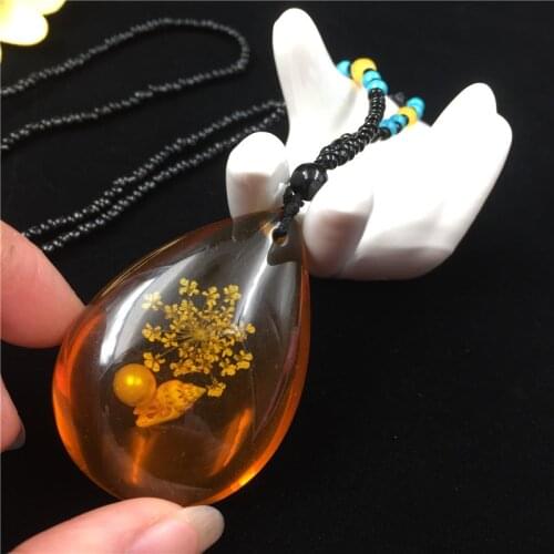 Vintage Beeswax Amber Pendant Resin Beads Sweater Chain Necklace Bohemia Vintage Ethnic Pearl Conch Jewelry Gift
