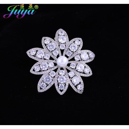 Thanksgiving Day Mercy Gift Jewelry Birth Flower Micro Pave Zircon Floating Stitchwort Flower Women Fashion Sweater Brooches