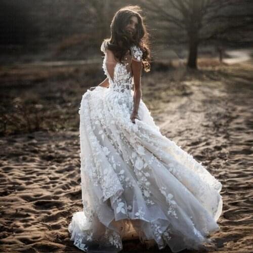 New Romantic Boho Country Wedding Dresses 2021 With 3D Flowers Sexy V-Neck Illusion Arabic Bridal Wedding Gowns
