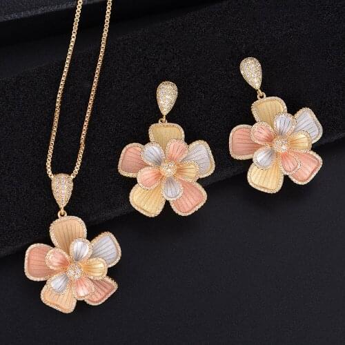 LARRAURI Dubai Wedding Engagement Jewelry Sets 2019 Fashion Flower Long Chain Necklace/Earrings Jewelry Sets For Women