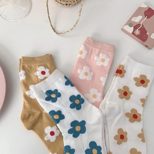 4 Pair Cartoon Japanese Flower Socks Women Harajuku Cotton Funny Socks Cute Female Casual Kawaii Medias De Mujer Ccalcetines