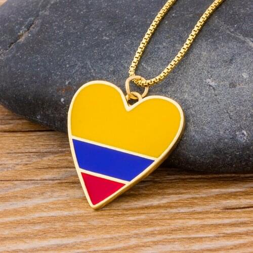 Wholesale Romantic Heart Yellow & Blue Copper Necklace Gold Chain Charm Jewelry Women Pendant Choker Necklace Gift For Birthday
