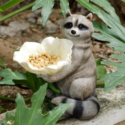 Animal Statue Outdoor Birdfeeder Resin Decoration Cute Raccoon Garden Ornament For Garden Home Decor SCVD889