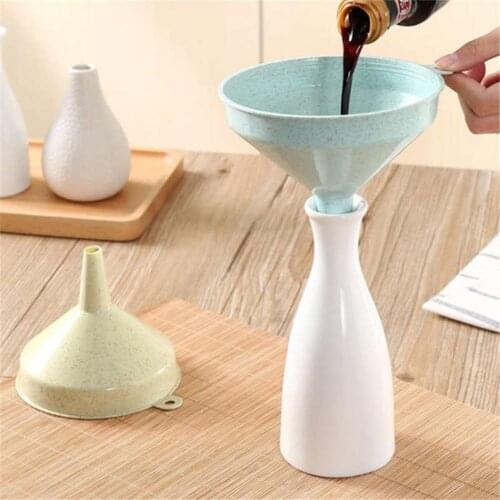 Practical Wheat Straw Funnel Pour Transferring Liquid Oil Household Kitchen Tool Oil Wine Liquid Funnel