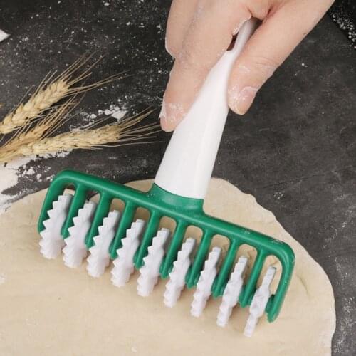 Kitchen Dough Cutter Rolling Noodle Cutter Multi-function Cut Dough knife Household DIY Craft Cooking Tools