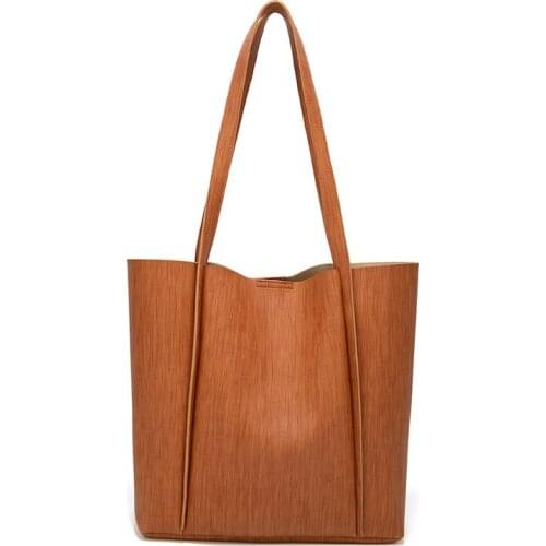 Spring new female bag Korean version of the trend of womens shoulder bag fashion simple and generous messenger bag