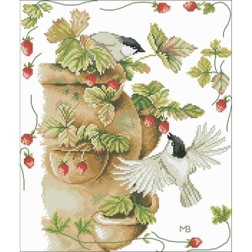 Strawberry and bird patterns counted 11CT 14CT Cross Stitch Set DIY Cross-stitch Kit Embroidery Needlework Home Decor