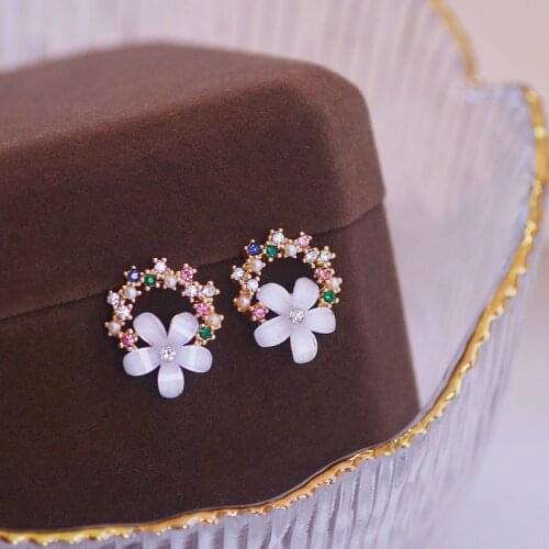 Trendy Sweet Cute Simulated-pearl Flower Stud Earrings For Women Shiny Rhinestone Circle Earrings Brincos Wedding Jewelry Gifts