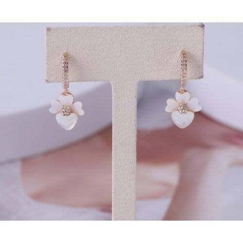European and American jewelry wholesale small fresh simple shell four petal flower inlaid diamond Ball Earrings