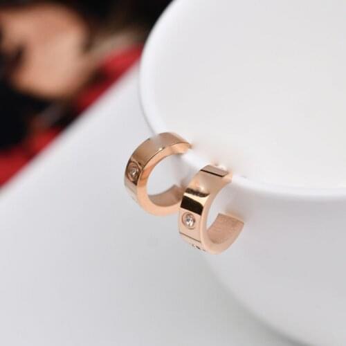 Top qualité classique mignon série amoureux boucles d'oreilles mignonnes pour les femmes. Boucles d'oreilles en acier inoxydable