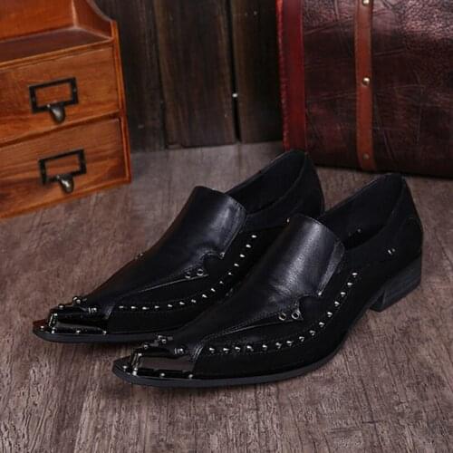 2017 Hot Sale Men Shoes Fashion Rivets Chaussure Homme Slip On Men Business Dress Shoes Pointed Toe Casual Flats Zapatos Hombre