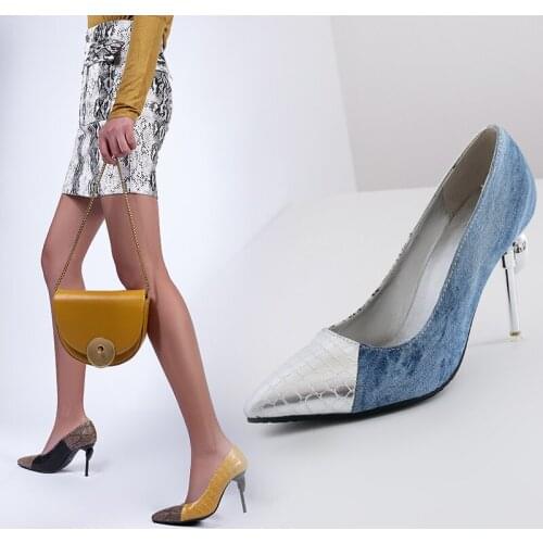 2019 NEW Women Shoes Snake Printed Sexy Stilettos High Heels 9cm Pointed Toe Women Pumps Party Sapato Feminino Plus Size 48