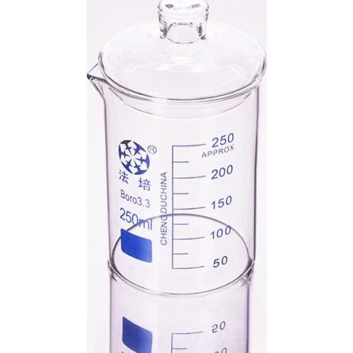 Beaker in low form with spout,Capacity 250ml,Outer diameter=71mm,Thickness=3.3mm,Height=100mm,Laboratory beaker