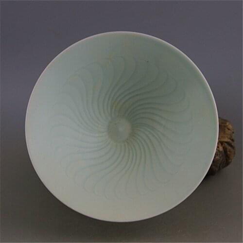 Southern Song Dynasty Hutian Kiln Celadon Line Striped Hat Bowl
