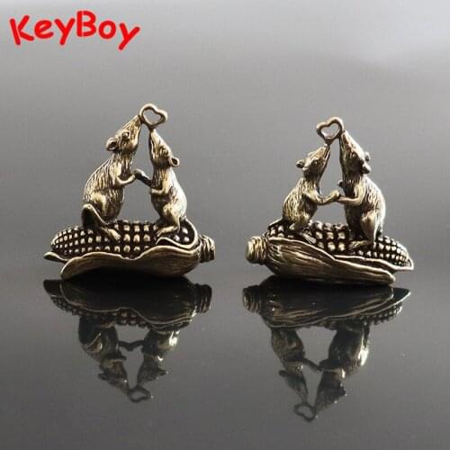 2020 New Year of Rat New Design Vintage Copper Mice Love Corn Keychain Pendants Brass Lucky Mouse Key Rings Hanging Car Keychain