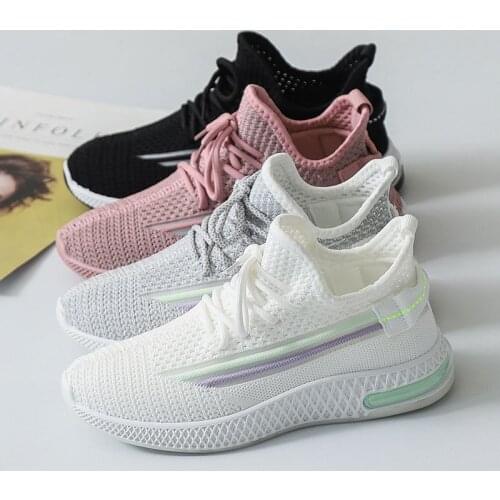 2021 Fashion Mens Sneakers Light Soft Soled Running Shoes Womens Flying Woven Breathable Casual Shoes