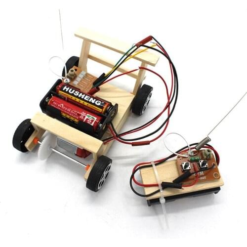 Popular science experiment model for electric four-wheel wooden wireless vehicle DIY wireless remote control vehicle