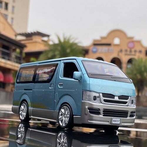 1:32 Toyota Hiace Car Model Simulation Acousto-Optic Alloy 4-Open Pull Back Van Childrens Metal Toy Car Collection Boy Gifts