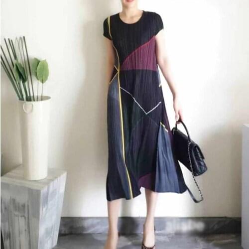 Miyake Fold Geometric Colour Matching Design High-end Large Size Slender Round Neck Mid-long A-shaped Dress free ship