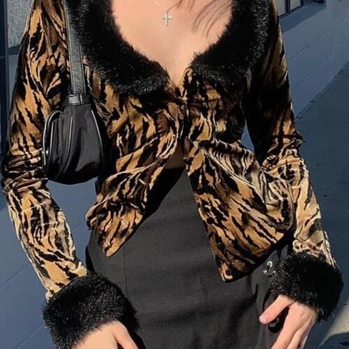 2021 Spring New Long Sleeve Sexy V-Neck Vintage Print Fur Collar T Shirt Top Autumn Women Fashion Streetwear Casual Outfits Slim