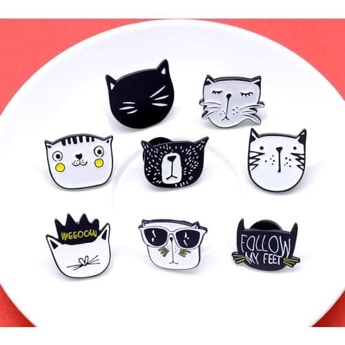 Black white cats head Enamel Brooch Round cat face Cute animals badge Bag jackets Creative custom Lapel Pin Kittens jewelry