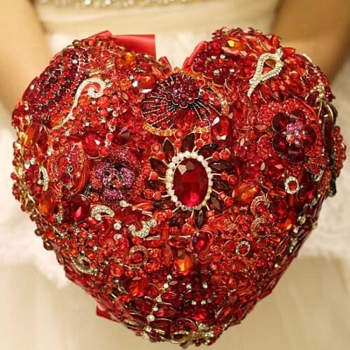 Iffo bride wedding proposal luxury bright jewels diamond pearl hand holding flowers red silver bouquet fashion personality